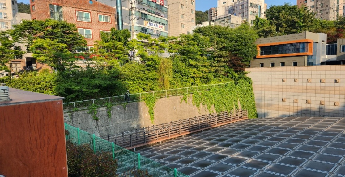 수정터널 예초 및 제초 중2